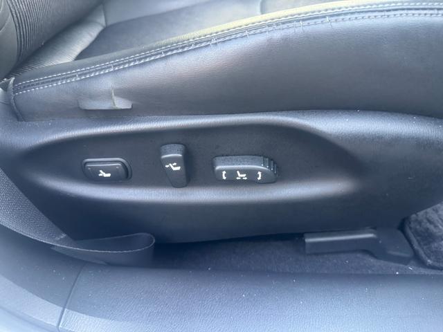 フーガ 250GT Aパッケージ 電動格納ドアミラー Bカメラ ETC オートエアコン 運転席エアバッグ パワーステアリング ABS ナビTV 助手席エアバッグ パワーウィンドウ(30枚目)