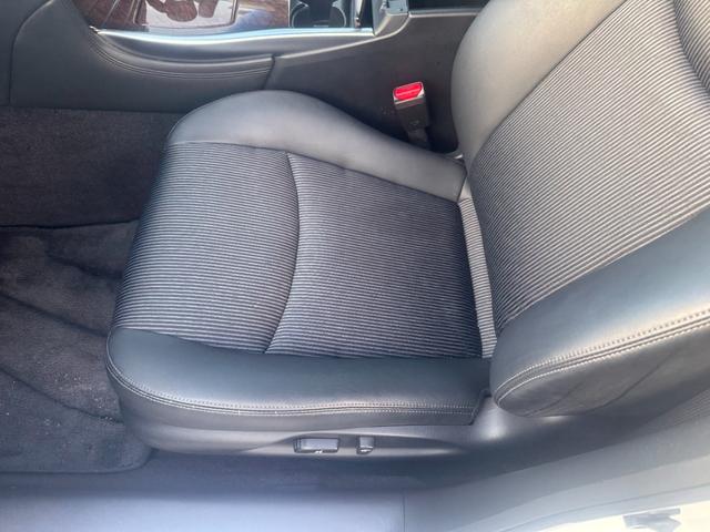 フーガ 250GT Aパッケージ 電動格納ドアミラー Bカメラ ETC オートエアコン 運転席エアバッグ パワーステアリング ABS ナビTV 助手席エアバッグ パワーウィンドウ(32枚目)