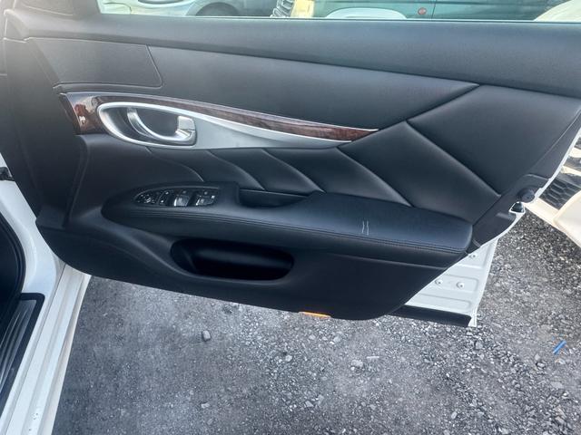 フーガ 250GT Aパッケージ 電動格納ドアミラー Bカメラ ETC オートエアコン 運転席エアバッグ パワーステアリング ABS ナビTV 助手席エアバッグ パワーウィンドウ(33枚目)