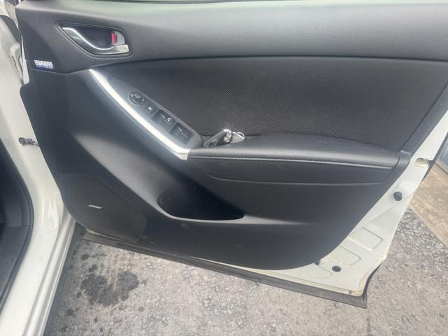 国産車　トヨタ　日産　ホンダ　マツダ　三菱　スズキ　ダイハツ　スバル　各メーカーを取り扱っております。