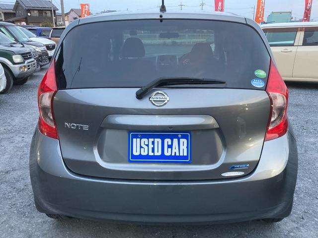 ノート Ｘ　スマトキー　キーレス　運転席助手席エアバッグ　エアコン　パワーウィンドウ　パワーステアリング　ＡＢＳ　運転席エアバック　電動電格ミラー（17枚目）