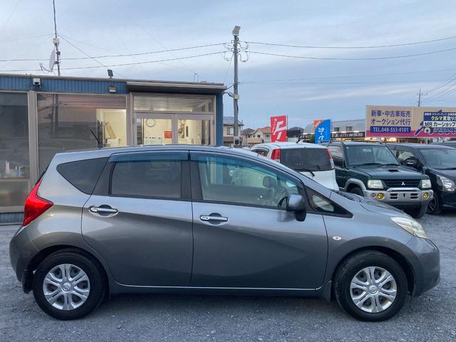 ノート Ｘ　スマトキー　キーレス　運転席助手席エアバッグ　エアコン　パワーウィンドウ　パワーステアリング　ＡＢＳ　運転席エアバック　電動電格ミラー（18枚目）