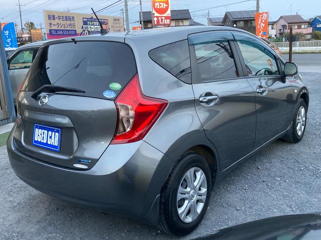 ノート Ｘ　スマトキー　キーレス　運転席助手席エアバッグ　エアコン　パワーウィンドウ　パワーステアリング　ＡＢＳ　運転席エアバック　電動電格ミラー（19枚目）