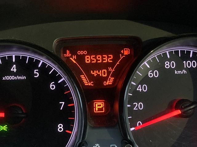 ノート Ｘ　スマトキー　キーレス　運転席助手席エアバッグ　エアコン　パワーウィンドウ　パワーステアリング　ＡＢＳ　運転席エアバック　電動電格ミラー（27枚目）