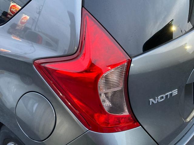 ノート Ｘ　スマトキー　キーレス　運転席助手席エアバッグ　エアコン　パワーウィンドウ　パワーステアリング　ＡＢＳ　運転席エアバック　電動電格ミラー（31枚目）