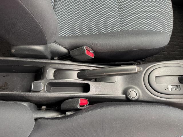 ノート Ｘ　ＥＴＣ搭載　スマトキー　キーレス　運転席助手席エアバッグ　ナビＴＶ　ワンセグ　バックカメラ　エアコン　パワーウィンドウ　パワーステアリング　ＡＢＳ　運転席エアバック　電動電格ミラー（11枚目）