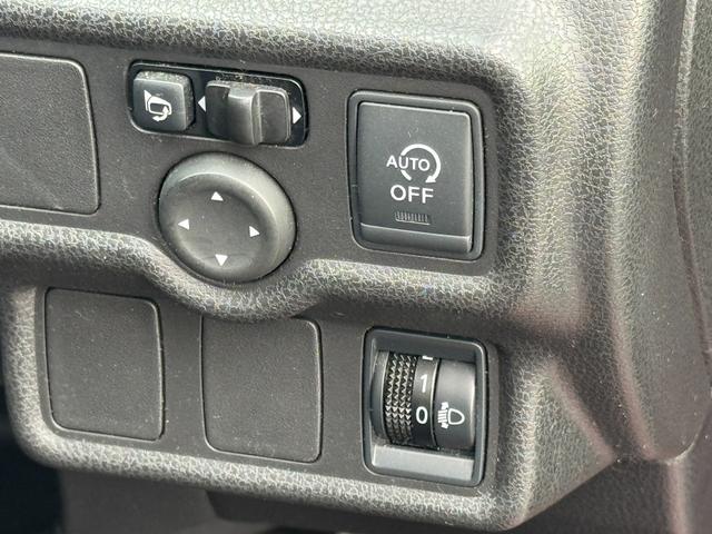ノート Ｘ　ＥＴＣ搭載　スマトキー　キーレス　運転席助手席エアバッグ　ナビＴＶ　ワンセグ　バックカメラ　エアコン　パワーウィンドウ　パワーステアリング　ＡＢＳ　運転席エアバック　電動電格ミラー（14枚目）