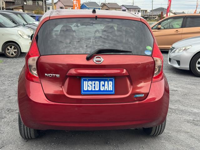 ノート Ｘ　ＥＴＣ搭載　スマトキー　キーレス　運転席助手席エアバッグ　ナビＴＶ　ワンセグ　バックカメラ　エアコン　パワーウィンドウ　パワーステアリング　ＡＢＳ　運転席エアバック　電動電格ミラー（24枚目）