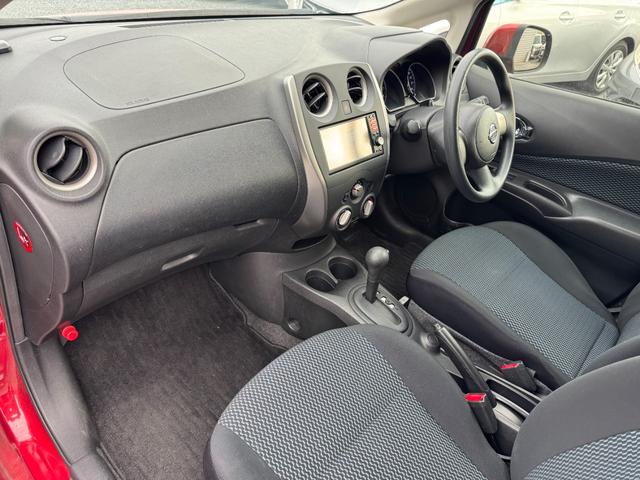 ノート Ｘ　ＥＴＣ搭載　スマトキー　キーレス　運転席助手席エアバッグ　ナビＴＶ　ワンセグ　バックカメラ　エアコン　パワーウィンドウ　パワーステアリング　ＡＢＳ　運転席エアバック　電動電格ミラー（26枚目）