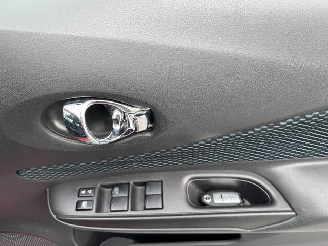 ノート Ｘ　ＥＴＣ搭載　スマトキー　キーレス　運転席助手席エアバッグ　ナビＴＶ　ワンセグ　バックカメラ　エアコン　パワーウィンドウ　パワーステアリング　ＡＢＳ　運転席エアバック　電動電格ミラー（33枚目）