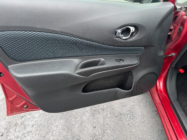 ノート Ｘ　ＥＴＣ搭載　スマトキー　キーレス　運転席助手席エアバッグ　ナビＴＶ　ワンセグ　バックカメラ　エアコン　パワーウィンドウ　パワーステアリング　ＡＢＳ　運転席エアバック　電動電格ミラー（34枚目）