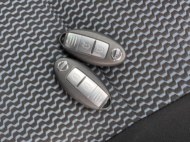 ノート Ｘ　ＥＴＣ搭載　スマトキー　キーレス　運転席助手席エアバッグ　ナビＴＶ　ワンセグ　バックカメラ　エアコン　パワーウィンドウ　パワーステアリング　ＡＢＳ　運転席エアバック　電動電格ミラー（40枚目）