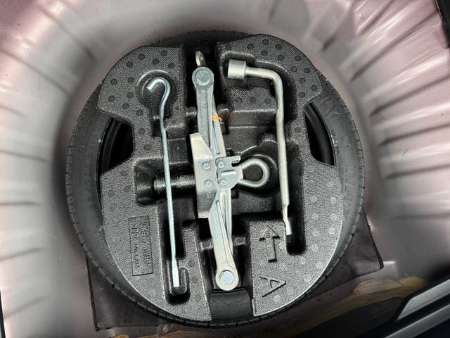 ノート Ｘ　ＥＴＣ搭載　スマトキー　キーレス　運転席助手席エアバッグ　ナビＴＶ　ワンセグ　バックカメラ　エアコン　パワーウィンドウ　パワーステアリング　ＡＢＳ　運転席エアバック　電動電格ミラー（42枚目）