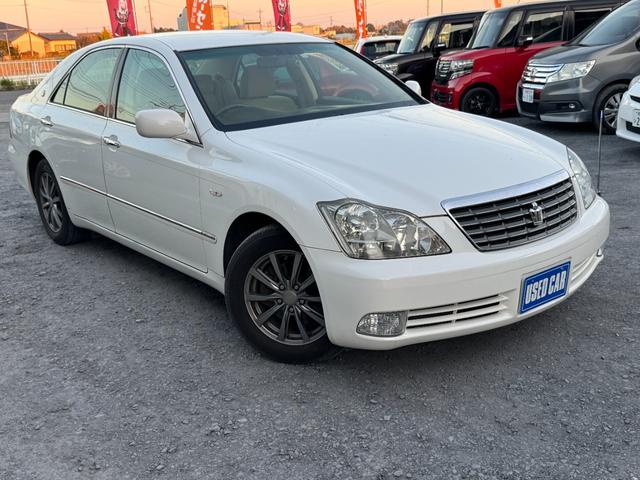 クラウン ロイヤルサルーン　インテリキー　オートエアコン　キーレスエントリー　クルコン　アルミホイール　ＡＢＳ　ＥＴＣ　エアバック　バックモニター　パワーステアリング　ＴＶ　助手席エアバッグ　電動ミラー　ＰＷ（16枚目）