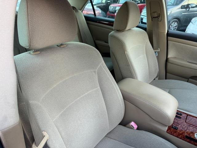 クラウン ロイヤルサルーン　インテリキー　オートエアコン　キーレスエントリー　クルコン　アルミホイール　ＡＢＳ　ＥＴＣ　エアバック　バックモニター　パワーステアリング　ＴＶ　助手席エアバッグ　電動ミラー　ＰＷ（24枚目）