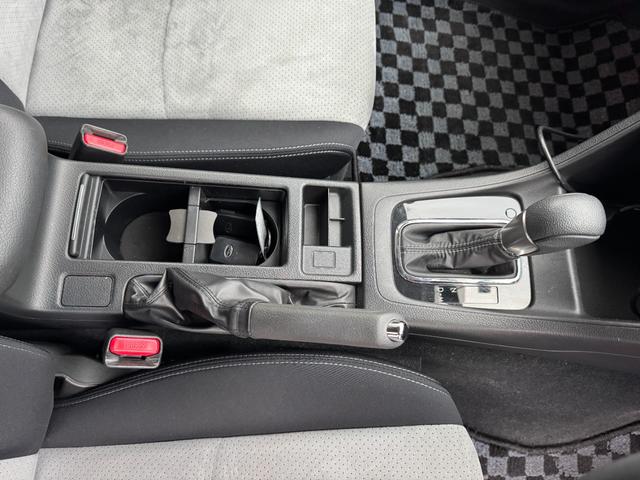 XVハイブリッド 2.0i-L アイサイト Bモニ フルタイム4WD アルミホイール クルコン USB ESC ETC車載器 キーレス ミュージックプレイヤー接続可 ナビTV ABS Wエアバック パワーステアリング エアバッグ(10枚目)