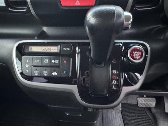 Ｎ－ＢＯＸカスタム Ｇ・Ｌパッケージ　電動格納ミラ－　スマキ－　フロントベンチシート　パワーウィンドウ　片側電動両側スライドドア　オートエアコン　パワステ　キーレスエントリー　両席エアバック　ＡＢＳ　運転席エアバック　アルミホイールタイヤ（8枚目）