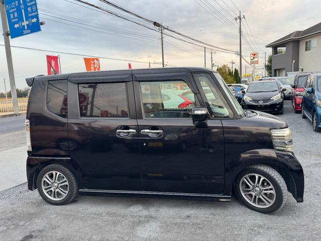 Ｎ－ＢＯＸカスタム Ｇ・Ｌパッケージ　電動格納ミラ－　スマキ－　フロントベンチシート　パワーウィンドウ　片側電動両側スライドドア　オートエアコン　パワステ　キーレスエントリー　両席エアバック　ＡＢＳ　運転席エアバック　アルミホイールタイヤ（16枚目）