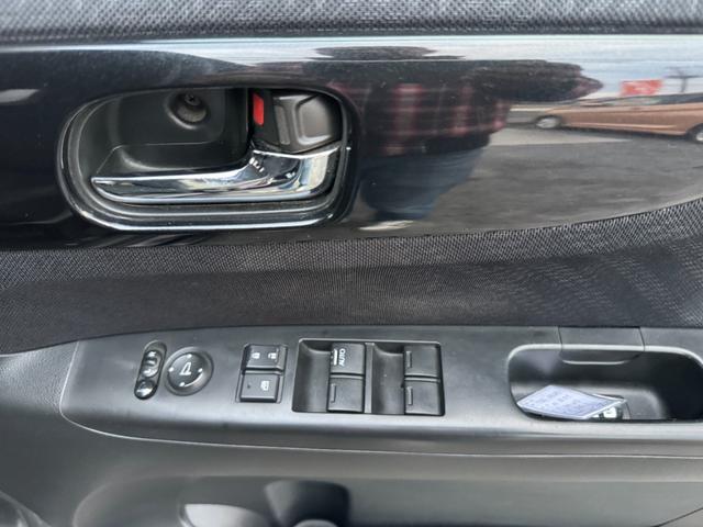 Ｎ－ＢＯＸカスタム Ｇ・Ｌパッケージ　電動格納ミラ－　スマキ－　フロントベンチシート　パワーウィンドウ　片側電動両側スライドドア　オートエアコン　パワステ　キーレスエントリー　両席エアバック　ＡＢＳ　運転席エアバック　アルミホイールタイヤ（29枚目）