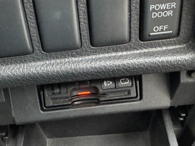 エルグランド 250ハイウェイスター ブルートゥースオーディオ リアカメラ DVD再生機能 PS キーフリー 三列シート TVナビ ETC付 オートミラー パワーウインドウ 運転席エアバッグ ABS 助手席エアバッグ(15枚目)