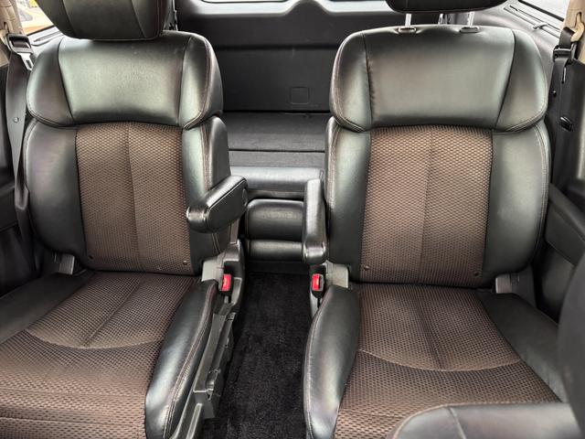 エルグランド 250ハイウェイスター ブルートゥースオーディオ リアカメラ DVD再生機能 PS キーフリー 三列シート TVナビ ETC付 オートミラー パワーウインドウ 運転席エアバッグ ABS 助手席エアバッグ(29枚目)