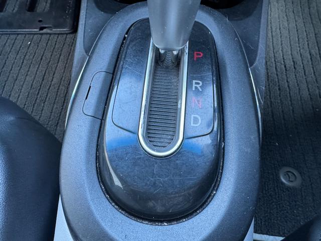 ＣＲ－Ｚ α　電格ミラー　アルミホイール　オートエアコン　助手席エアバッグ　ＥＴＣ　運転席エアバッグ　パワステ　ＡＢＳ　純正キセノンヘッドライト　車高調　デジタルインナーミラー　フロント席革調シートカバー（8枚目）