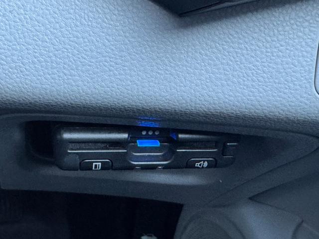 ＣＲ－Ｚ α　電格ミラー　アルミホイール　オートエアコン　助手席エアバッグ　ＥＴＣ　運転席エアバッグ　パワステ　ＡＢＳ　純正キセノンヘッドライト　車高調　デジタルインナーミラー　フロント席革調シートカバー（12枚目）