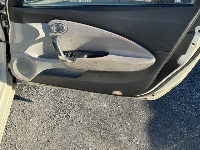 ＣＲ－Ｚ α　電格ミラー　アルミホイール　オートエアコン　助手席エアバッグ　ＥＴＣ　運転席エアバッグ　パワステ　ＡＢＳ　純正キセノンヘッドライト　車高調　デジタルインナーミラー　フロント席革調シートカバー（28枚目）