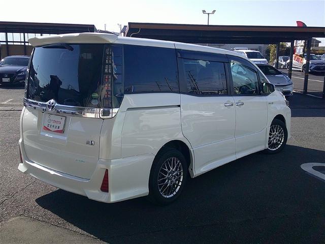 ヴォクシー ハイブリッドZS 煌II フルセグ メモリーナビ バックカメラ 衝突被害軽減システム ETC 乗車定員7人 3列シート ワンオーナー 記録簿(3枚目)