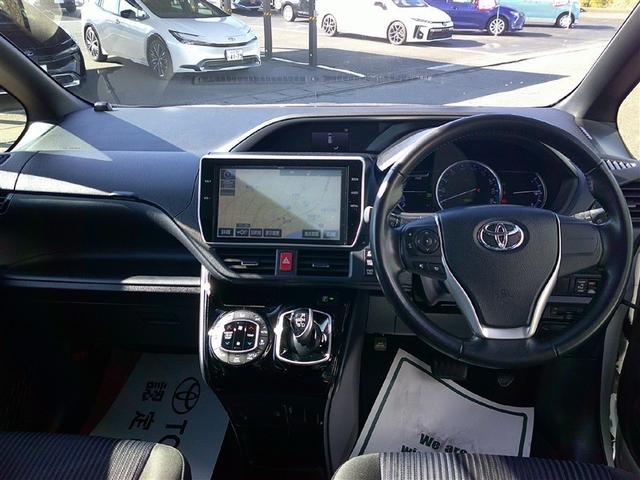 ヴォクシー ハイブリッドZS 煌II フルセグ メモリーナビ バックカメラ 衝突被害軽減システム ETC 乗車定員7人 3列シート ワンオーナー 記録簿(5枚目)