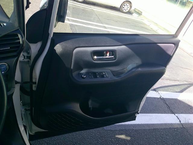 ヴォクシー ハイブリッドZS 煌II フルセグ メモリーナビ バックカメラ 衝突被害軽減システム ETC 乗車定員7人 3列シート ワンオーナー 記録簿(15枚目)