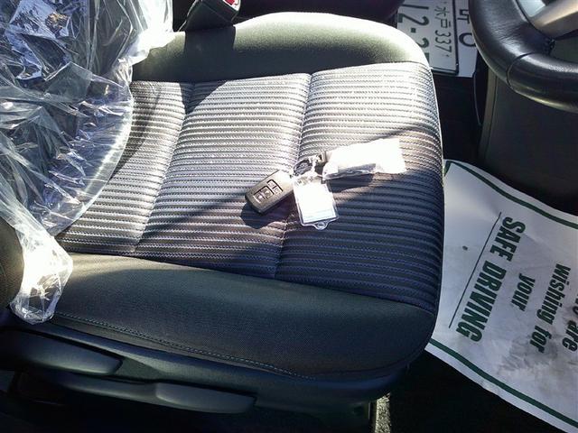 ヴォクシー ハイブリッドZS 煌II フルセグ メモリーナビ バックカメラ 衝突被害軽減システム ETC 乗車定員7人 3列シート ワンオーナー 記録簿(16枚目)