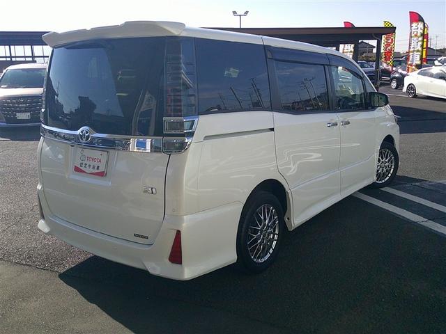 ヴォクシー ハイブリッドＺＳ　煌ＩＩＩ　フルセグ　メモリーナビ　後席モニター　バックカメラ　衝突被害軽減システム　ＥＴＣ　ドラレコ　乗車定員７人　３列シート　ワンオーナー　記録簿（3枚目）