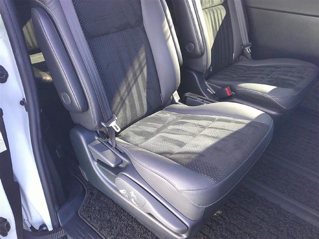 ヴォクシー ハイブリッドＺＳ　煌ＩＩＩ　フルセグ　メモリーナビ　後席モニター　バックカメラ　衝突被害軽減システム　ＥＴＣ　ドラレコ　乗車定員７人　３列シート　ワンオーナー　記録簿（23枚目）