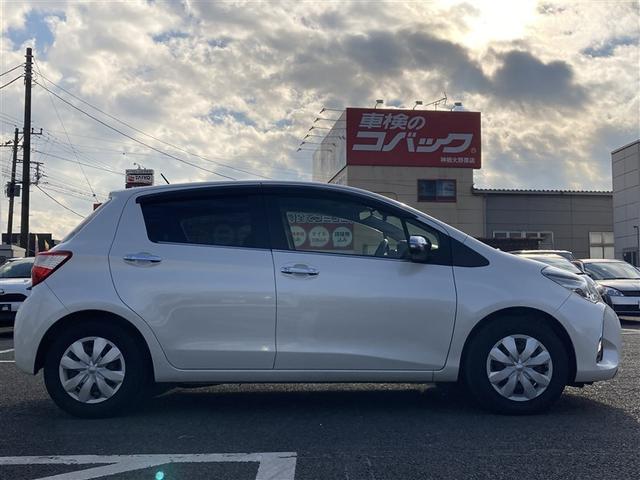 ヴィッツ ジュエラ　フルセグ　メモリーナビ　バックカメラ　衝突被害軽減システム　ＥＴＣ　ＬＥＤヘッドランプ　記録簿　アイドリングストップ（6枚目）