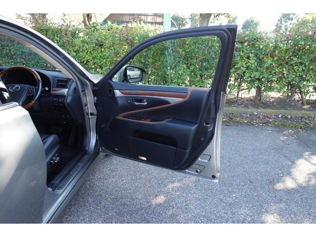 LS LS460 バージョンC Iパッケージ 禁煙 新品タイヤ 前車追従レーダークルーズ レーンキープLKA リモコン遠隔エンジンスターター カードキー スマートキー2本 デジタルインナーミラー 前後ドラレコ LEDヘッドライド シートACH(31枚目)