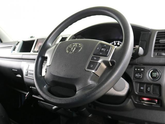 ハイエースワゴン ＧＬ　○フロントスポイラー○オーバーフェンダー○シートカバー○ＬＥＤテール○ＬＥＤハイマウントストップランプ○フットパネル○７インチナビ○ＥＴＣ○トーヨーホワイトレタータイヤ○ローダウン１インチ●オリジナル（5枚目）