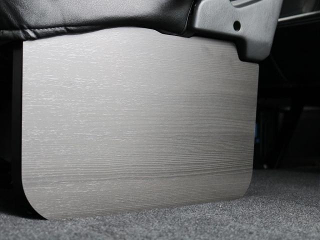 ハイエースワゴン ＧＬ　○フロントスポイラー○オーバーフェンダー○シートカバー○ＬＥＤテール○ＬＥＤハイマウントストップランプ○フットパネル○７インチナビ○ＥＴＣ○トーヨーホワイトレタータイヤ○ローダウン１インチ●オリジナル（12枚目）