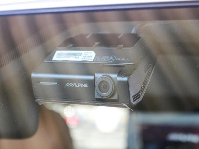 ハイエースバン スーパーＧＬ　ダークプライムＩＩ　○ＲＥクラシック丸目キット○ＴＲＤフルエアロ○リアスポイラー○シートカバー○オリジナル特注・アームレストセット○ベッドキット○ビッグＸ・ＥＴＣ・フリップダウンモニター・連動ドラレコ○ドアミラー自動格納（8枚目）