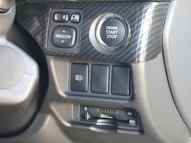 ハイエースバン ロングスーパーGL 〇フロントリップ〇TRDフルエアロ〇ヨコハマタイヤ〇ローダウン2インチ〇LEDテールランプ〇社外ベッドキット〇社外インテリアパネルセット〇アルパイン7インチナビ〇ビルトインETC○ガッツミラーボディ同(7枚目)