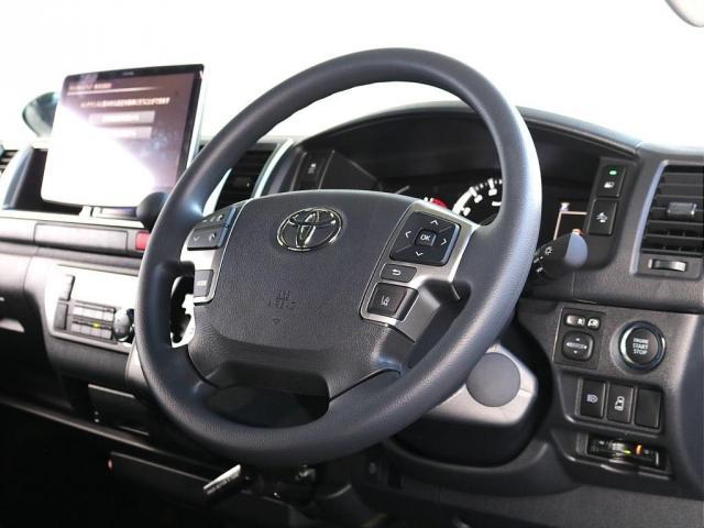 ハイエースワゴン ＧＬ　〇ロＬＥＤテールランプ〇オリジナルフロントリップ〇オーバーフェンダー〇グッドイヤーナスカータイヤ〇アルパイン１１インチナビ〇アルパイン後席モニター〇ＥＴＣ２．０〇オリジナルベッドキット〇シートカバー○（5枚目）