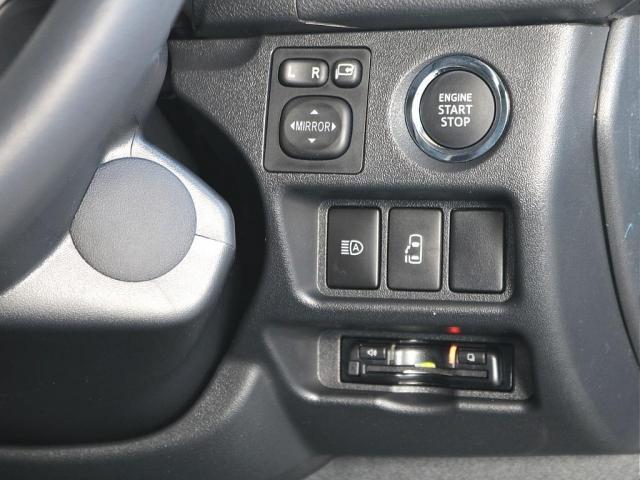 ハイエースワゴン ＧＬ　〇ロＬＥＤテールランプ〇オリジナルフロントリップ〇オーバーフェンダー〇グッドイヤーナスカータイヤ〇アルパイン１１インチナビ〇アルパイン後席モニター〇ＥＴＣ２．０〇オリジナルベッドキット〇シートカバー○（6枚目）