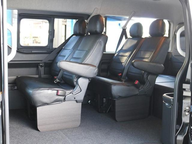 ハイエースワゴン ＧＬ　〇ロＬＥＤテールランプ〇オリジナルフロントリップ〇オーバーフェンダー〇グッドイヤーナスカータイヤ〇アルパイン１１インチナビ〇アルパイン後席モニター〇ＥＴＣ２．０〇オリジナルベッドキット〇シートカバー○（16枚目）