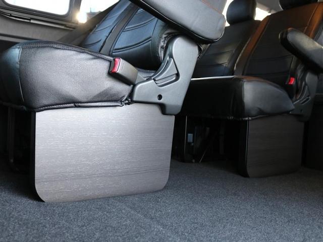 ハイエースワゴン ＧＬ　〇ロＬＥＤテールランプ〇オリジナルフロントリップ〇オーバーフェンダー〇グッドイヤーナスカータイヤ〇アルパイン１１インチナビ〇アルパイン後席モニター〇ＥＴＣ２．０〇オリジナルベッドキット〇シートカバー○（18枚目）