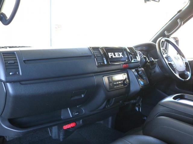 ハイエースバン スーパーＧＬ　ダークプライムＩＩ　○ローダウン２インチ○グッドイヤーナスカータイヤ○オリジナルフロントスポイラー○７インチワイドナビ○ＥＴＣ２．０○フィルム施工○エンジンルームフェリソニ施工○エンジンルームカバー○オリジナルベッドキッ（4枚目）