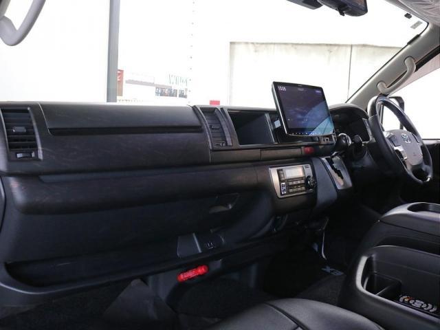 ハイエースバン ロングＧＬ　●フローリング施工●インテリアパネル●オバフェン●グッドイヤーナスカータイヤ●アルパイン１１インチナビ●フリップダウンモニター●ＬＥＤテール●●シートカバー●ＺＥＲＯワゴンベッドキット●フロントリップ（4枚目）