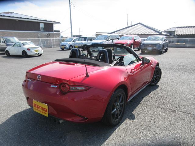 ロードスター Ｓスペシャルパッケージ　オープンカー　ＥＴＣ　ＴＶ　ＬＥＤヘッドランプ　ＡＴ　スマートキー　アイドリングストップ　アルミホイール　盗難防止システム　衝突安全ボディ　ＡＢＳ　ＥＳＣ　エアコン　パワーステアリング（16枚目）