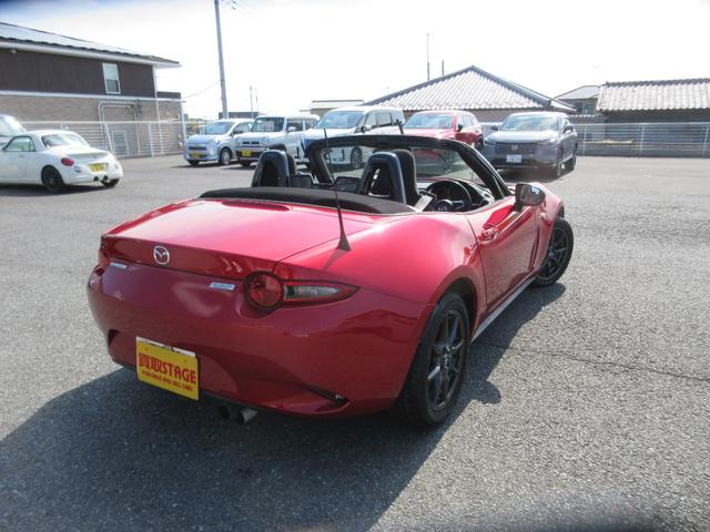 ロードスター Ｓスペシャルパッケージ　オープンカー　ＥＴＣ　ＴＶ　ＬＥＤヘッドランプ　ＡＴ　スマートキー　アイドリングストップ　アルミホイール　盗難防止システム　衝突安全ボディ　ＡＢＳ　ＥＳＣ　エアコン　パワーステアリング（17枚目）