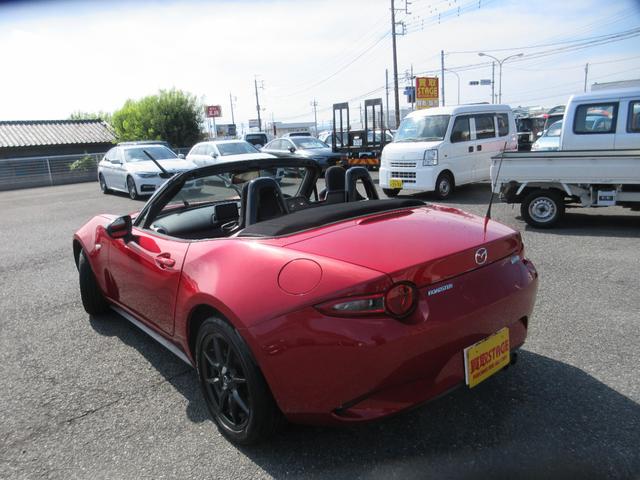 ロードスター Ｓスペシャルパッケージ　オープンカー　ＥＴＣ　ＴＶ　ＬＥＤヘッドランプ　ＡＴ　スマートキー　アイドリングストップ　アルミホイール　盗難防止システム　衝突安全ボディ　ＡＢＳ　ＥＳＣ　エアコン　パワーステアリング（18枚目）