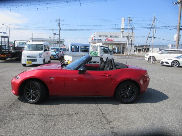 ロードスター Ｓスペシャルパッケージ　オープンカー　ＥＴＣ　ＴＶ　ＬＥＤヘッドランプ　ＡＴ　スマートキー　アイドリングストップ　アルミホイール　盗難防止システム　衝突安全ボディ　ＡＢＳ　ＥＳＣ　エアコン　パワーステアリング（19枚目）
